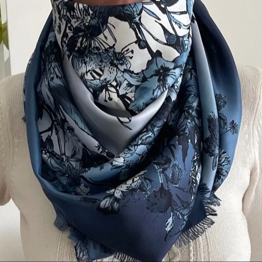 Christian Dior shawl w/tags and box